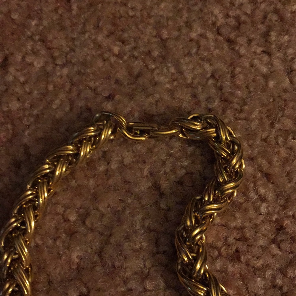 Gold tone chain - Picture 2 of 2